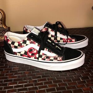 Vans off the Wall. Like New condition. Men’s size 8 Women’s size 9.5